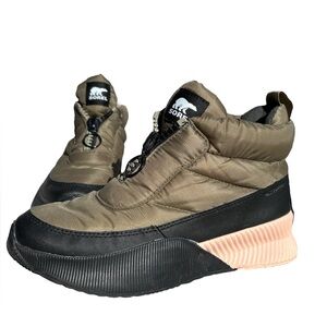 Sorel Z31129 Women's Out 'N About III Puffy Green Zip Boots Size 8 Winter